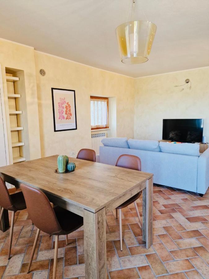 Thomas' Castle Apartamento Pozzolengo Exterior foto